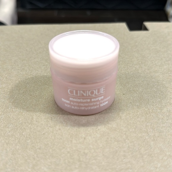 Clinque Moisture Surge 100H auto-replenishing Hydrator Travel Size - Picture 1 of 4